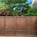 Maison De Caractere Avec Jardin Arbore En Avignon