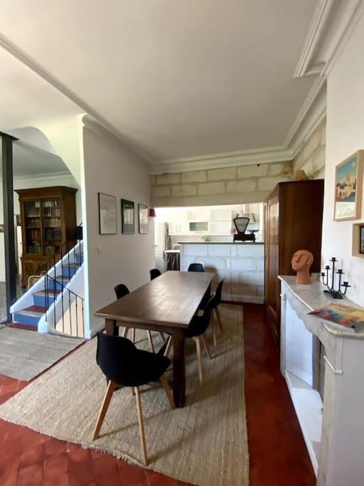 Maison De Caractere Avec Jardin Arbore En