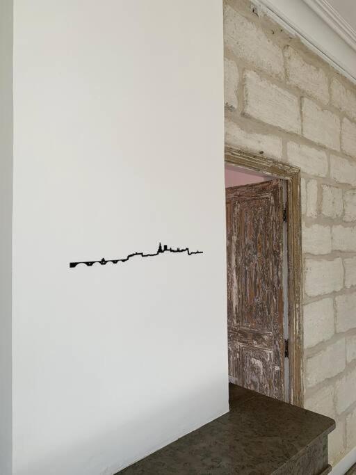 Maison De Caractere Avec Jardin Arbore En
