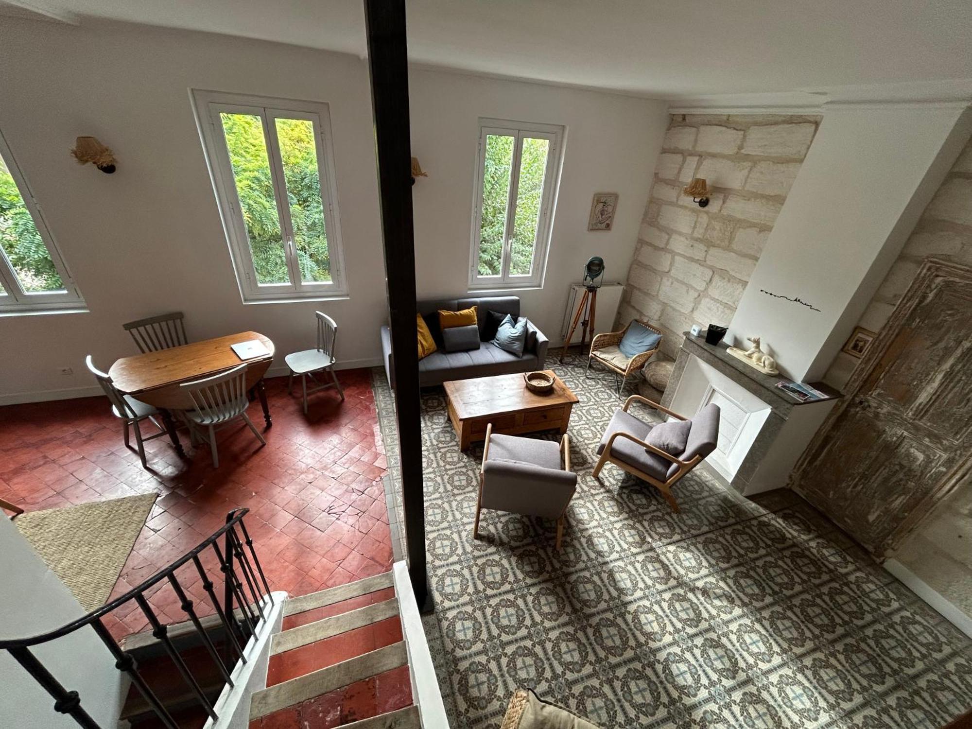 Maison De Caractere Avec Jardin Arbore En *
