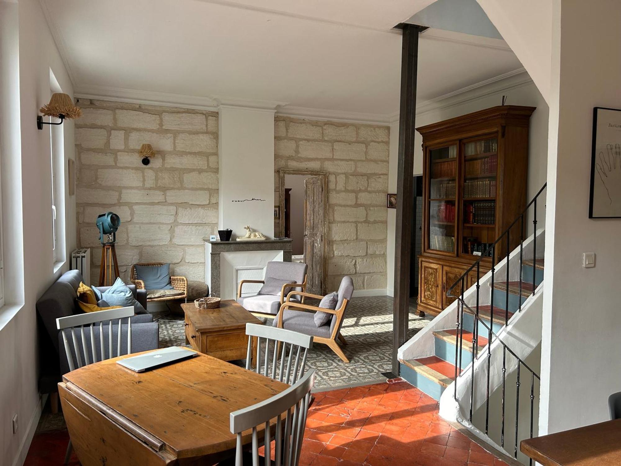 Maison De Caractere Avec Jardin Arbore En Villa *