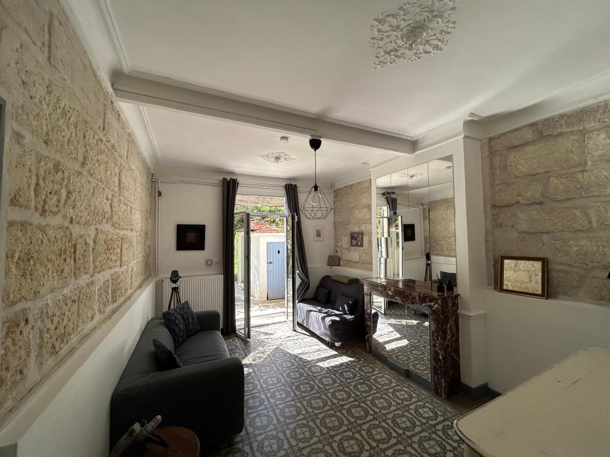 Villa Maison De Caractere Avec Jardin Arbore En *