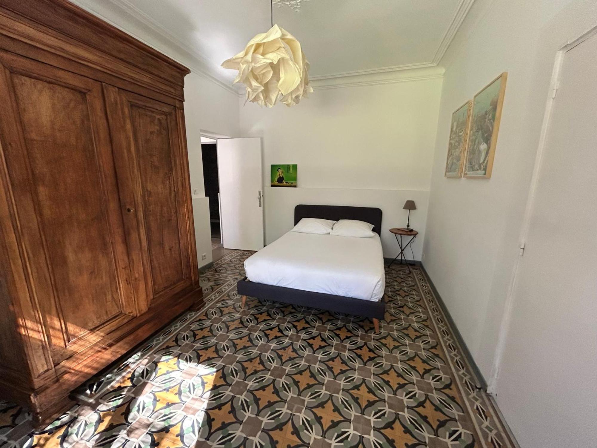 Villa Maison De Caractere Avec Jardin Arbore En Avignon