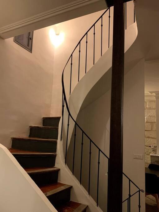 Maison De Caractere Avec Jardin Arbore En Villa