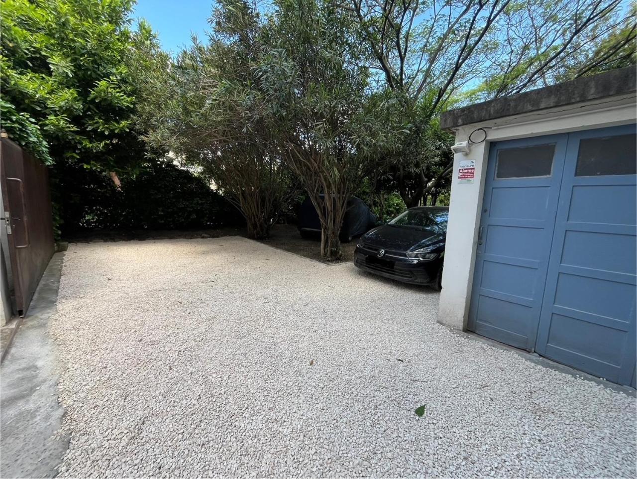 Villa Maison De Caractere Avec Jardin Arbore En Avignon